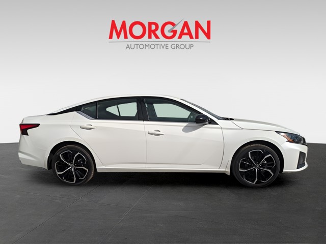 2025 Nissan Altima - Photo 8