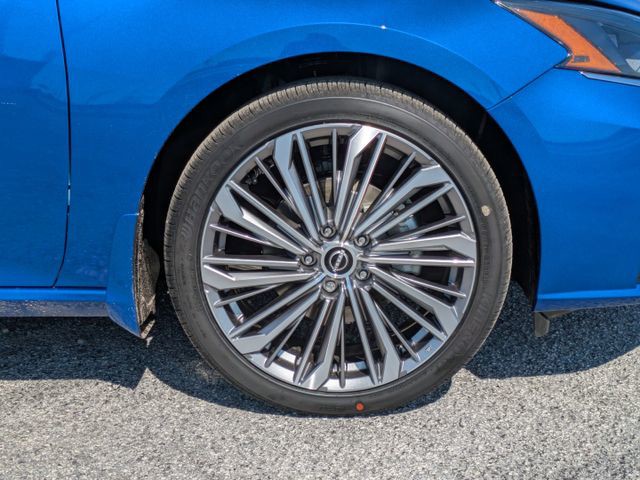 2025 Nissan Altima - Photo 11