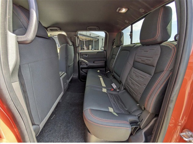 2025 Nissan Frontier - Photo 15