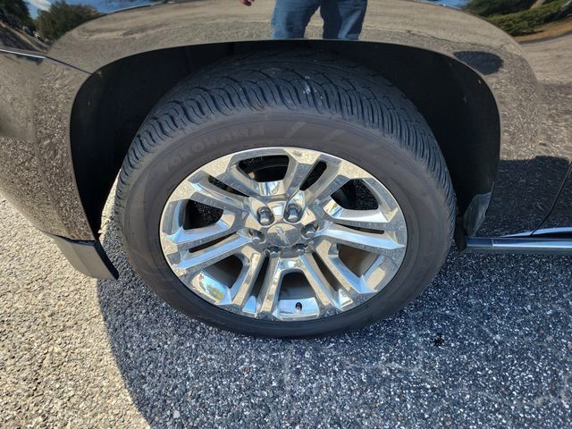 2020 Chevrolet Suburban - Photo 5