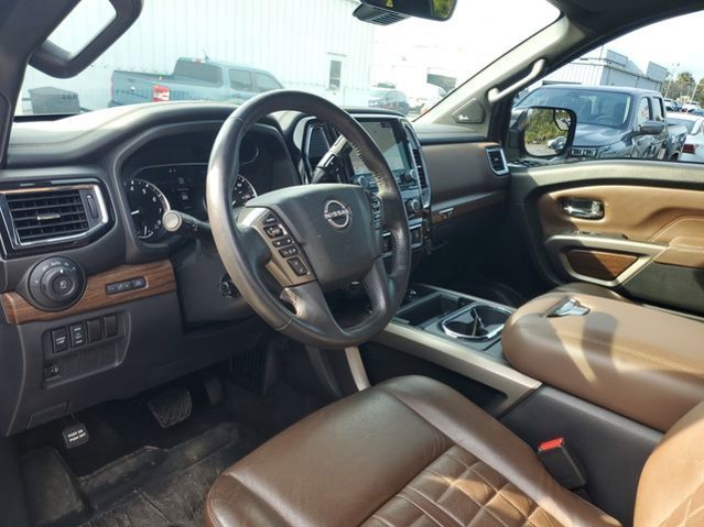 2023 Nissan Titan - Photo 10