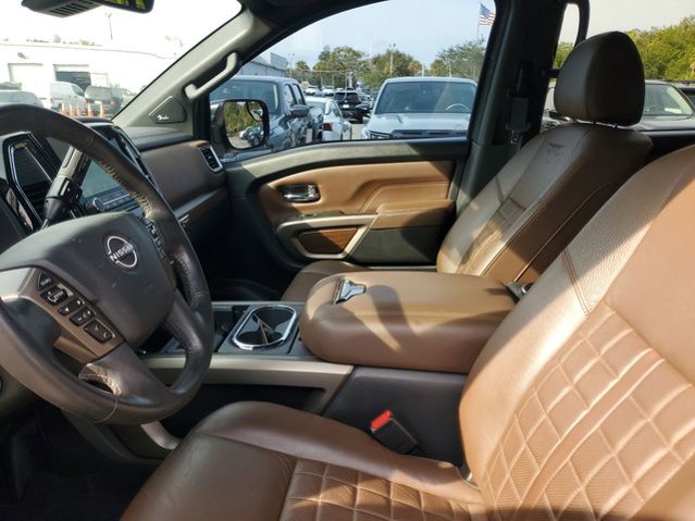 2023 Nissan Titan - Photo 11