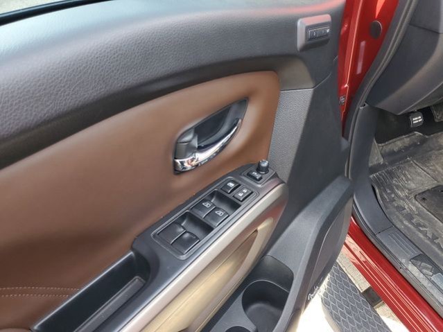 2023 Nissan Titan - Photo 9