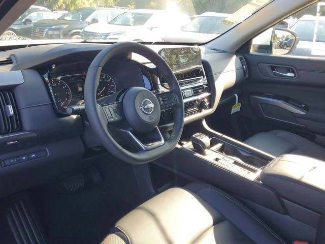 2025 Nissan Pathfinder - Photo 7