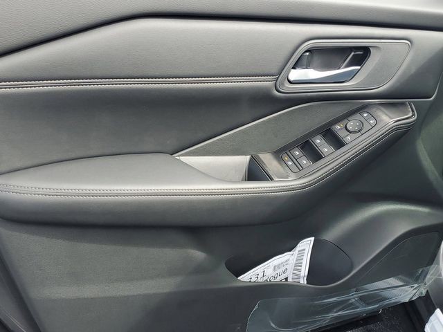 2026 Nissan Rogue - Photo 10