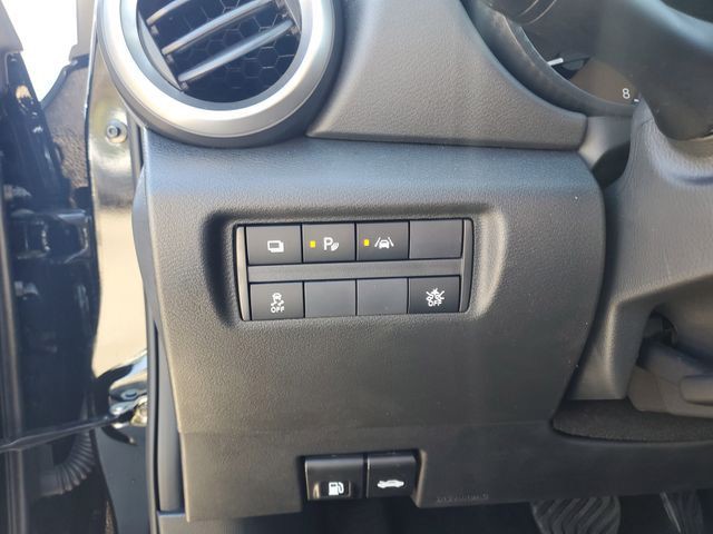 2025 Nissan Versa - Photo 10