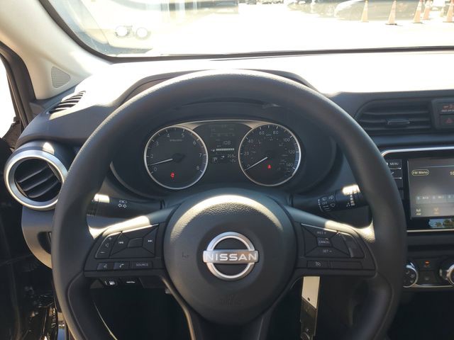 2025 Nissan Versa - Photo 13