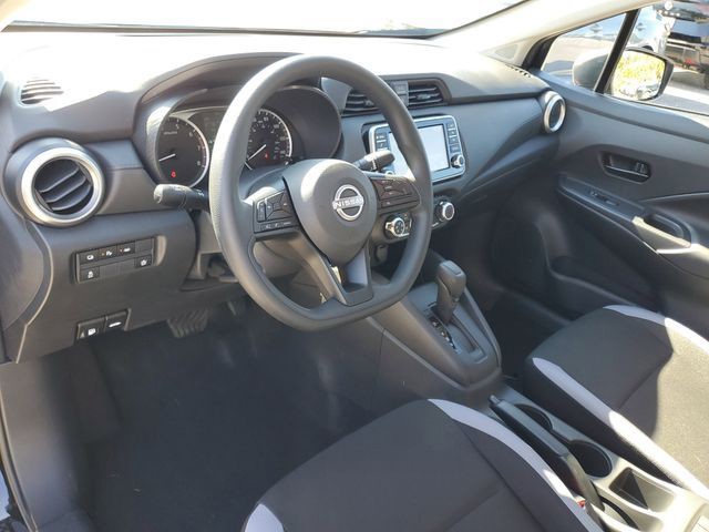 2025 Nissan Versa - Photo 7