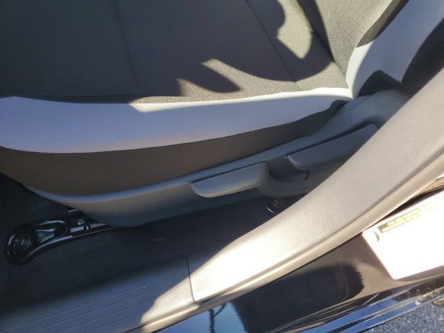 2025 Nissan Versa - Photo 9