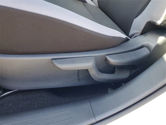 2025 Nissan Versa - Photo 11