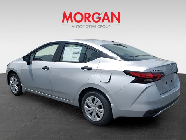 2025 Nissan Versa - Photo 4