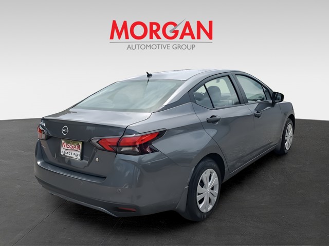 2025 Nissan Versa - Photo 3