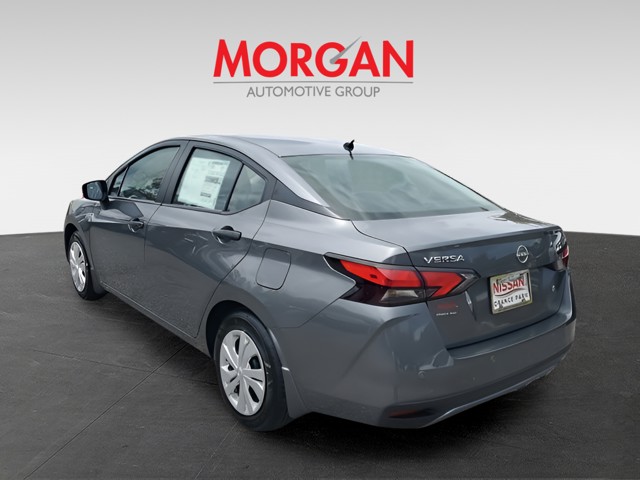 2025 Nissan Versa - Photo 4