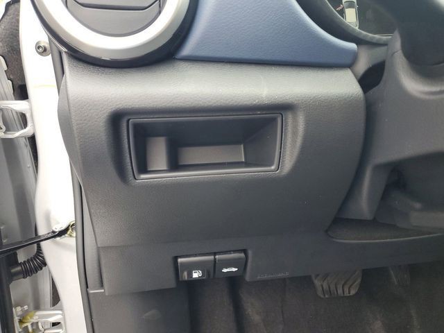 2025 Nissan Versa - Photo 10