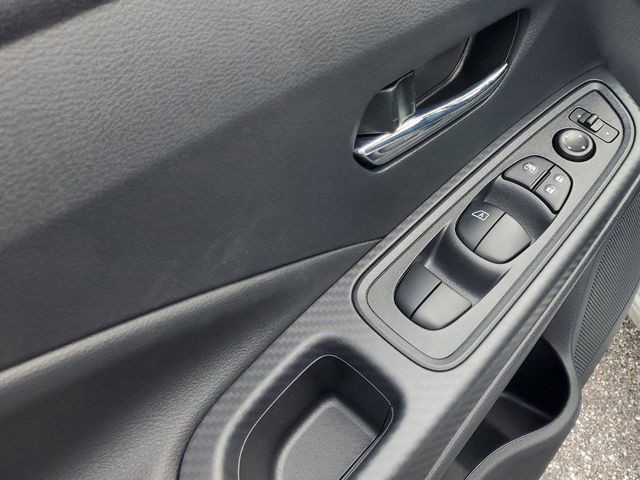 2025 Nissan Versa - Photo 6