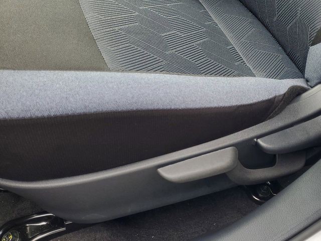 2025 Nissan Versa - Photo 9