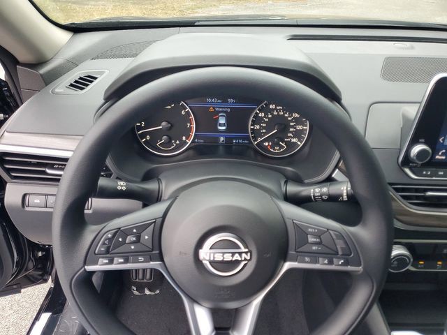 2025 Nissan Altima - Photo 13