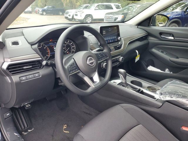 2025 Nissan Altima - Photo 7