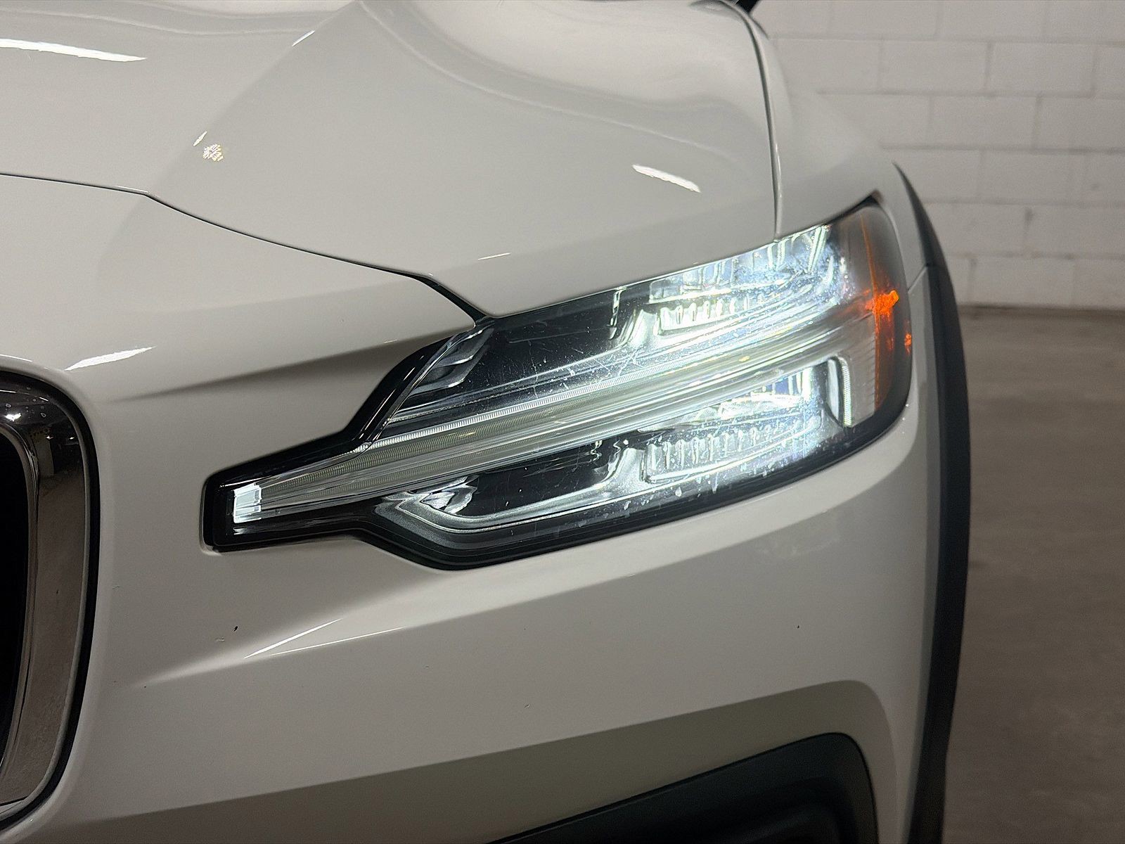 2020 Volvo V60 Cross Country - Photo 10