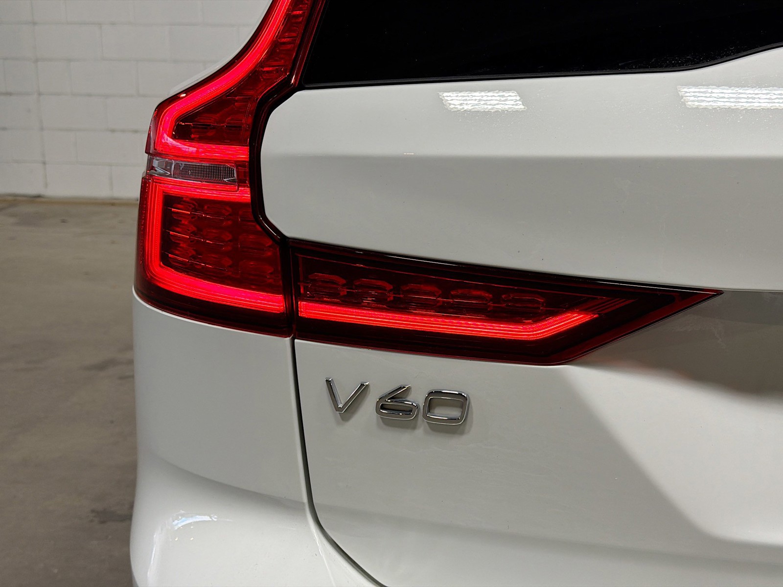 2020 Volvo V60 Cross Country - Photo 11