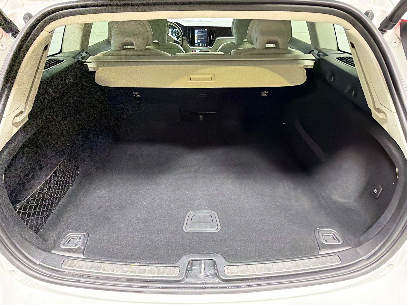 2020 Volvo V60 Cross Country - Photo 13