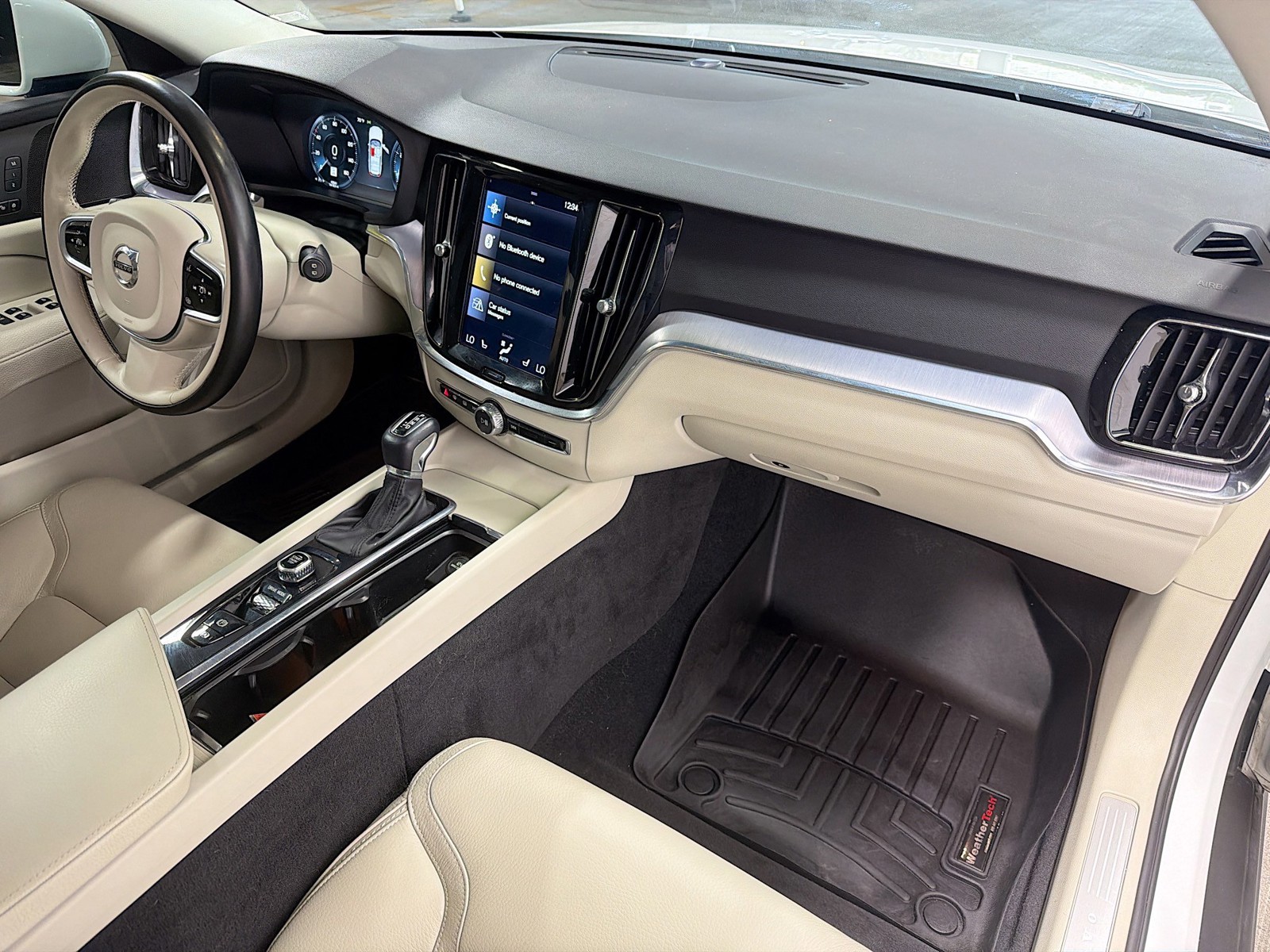 2020 Volvo V60 Cross Country - Photo 15