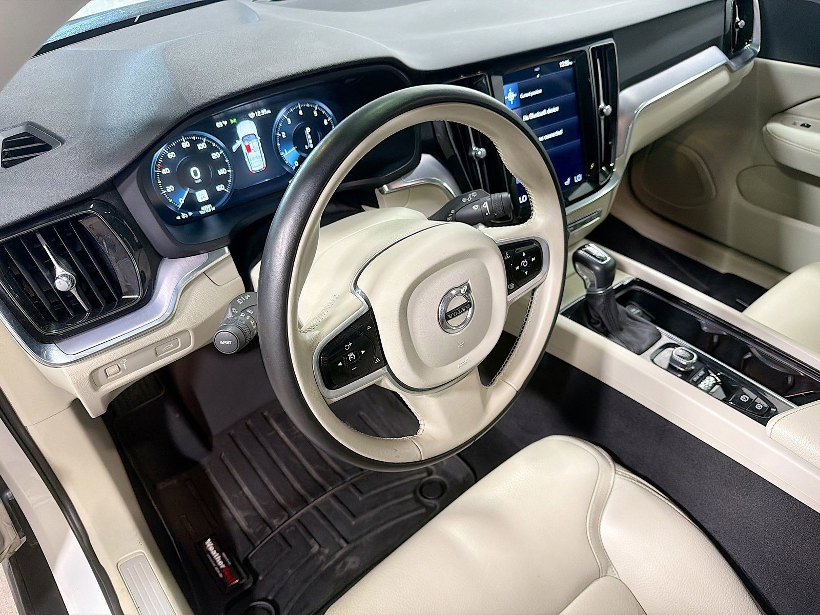 2020 Volvo V60 Cross Country - Photo 8