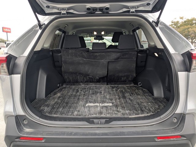 2023 Toyota RAV4 Hybrid - Photo 12