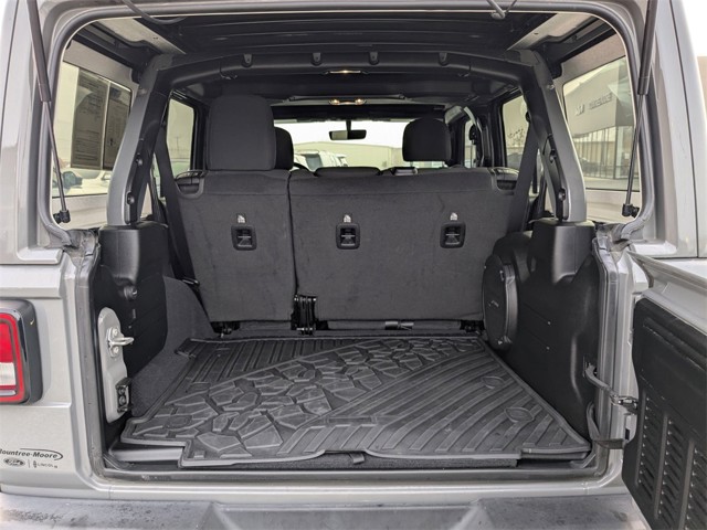 2021 Jeep Wrangler - Photo 11