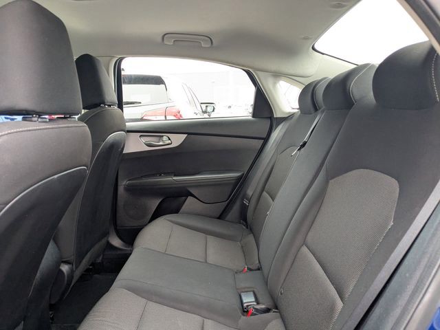 2023 Kia Forte - Photo 11