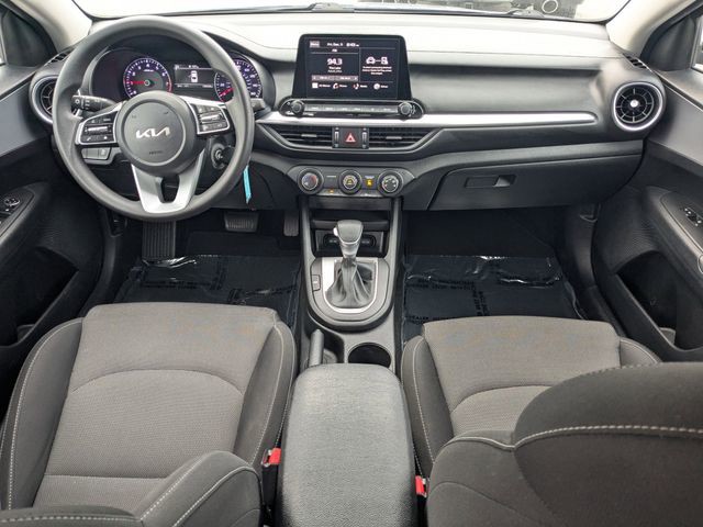 2023 Kia Forte - Photo 12