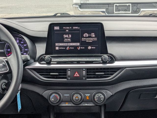 2023 Kia Forte - Photo 14