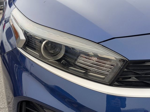 2023 Kia Forte - Photo 8
