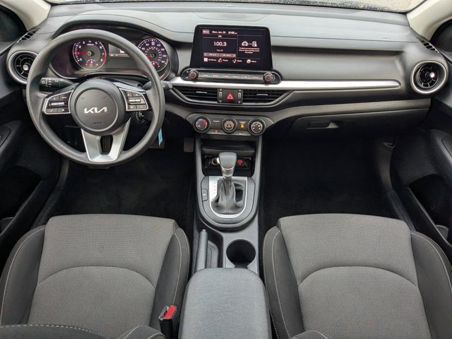 2024 Kia Forte - Photo 13