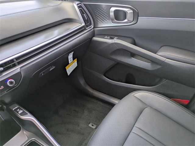 2025 Kia Sorento Hybrid - Photo 15