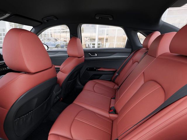 2026 Kia K5 - Photo 8