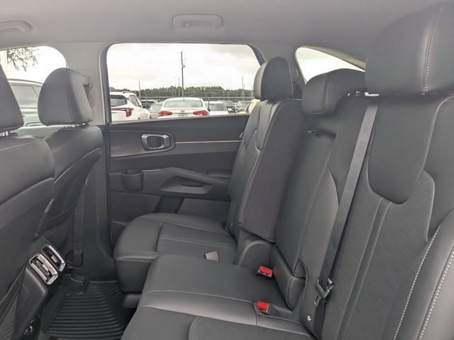 2026 Kia Sorento - Photo 13
