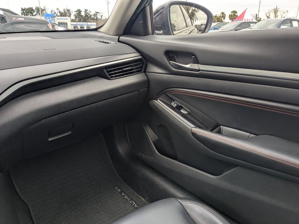 2023 Nissan Altima - Photo 13