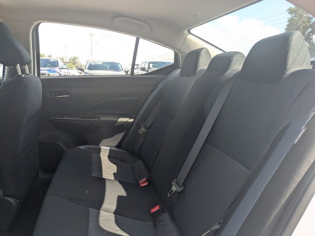2025 Nissan Versa - Photo 12