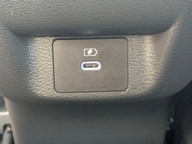 2025 Nissan Versa - Photo 13