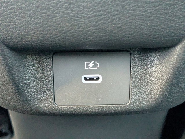 2025 Nissan Versa - Photo 13