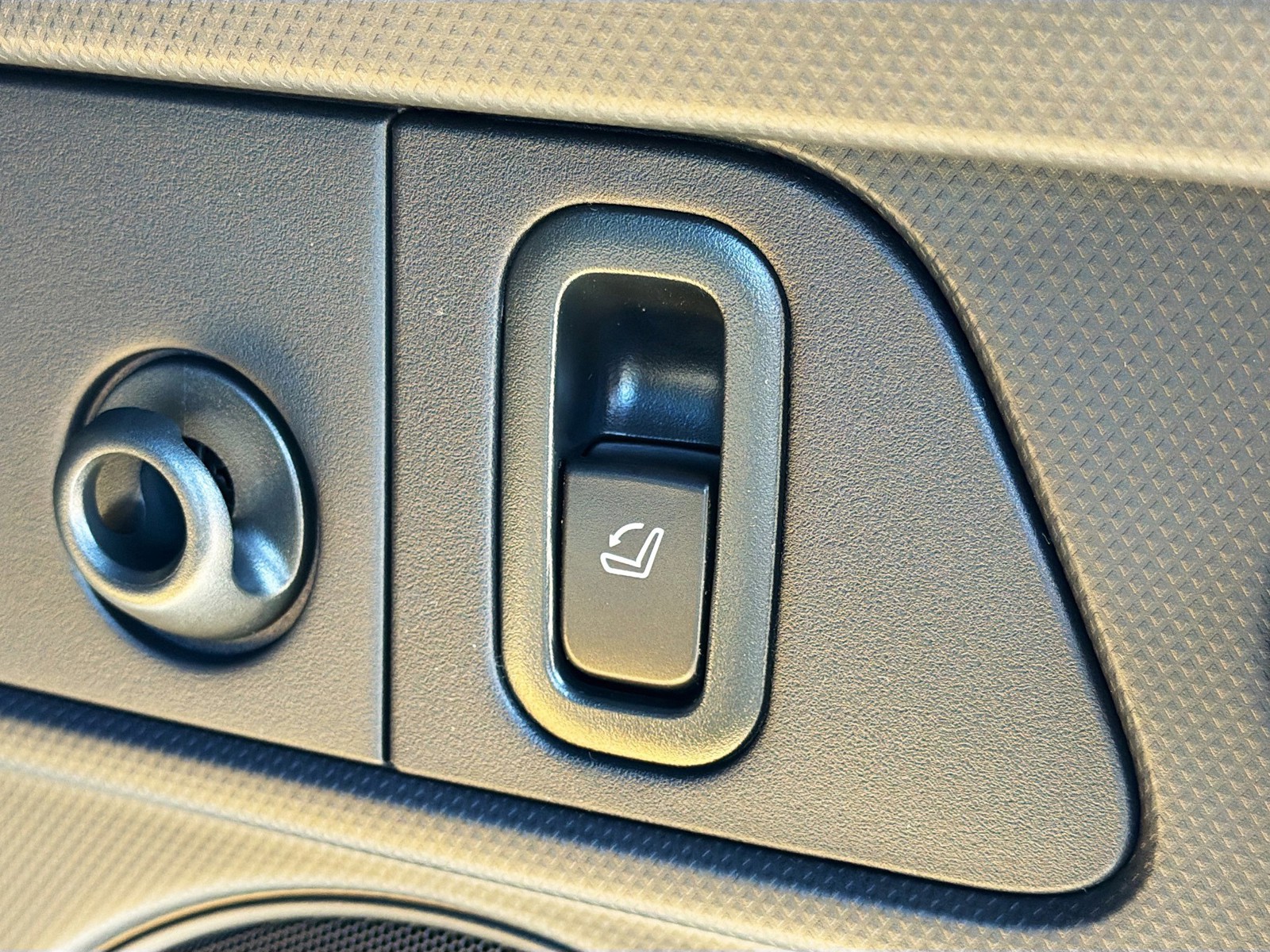 2026 Subaru Forester - Photo 13