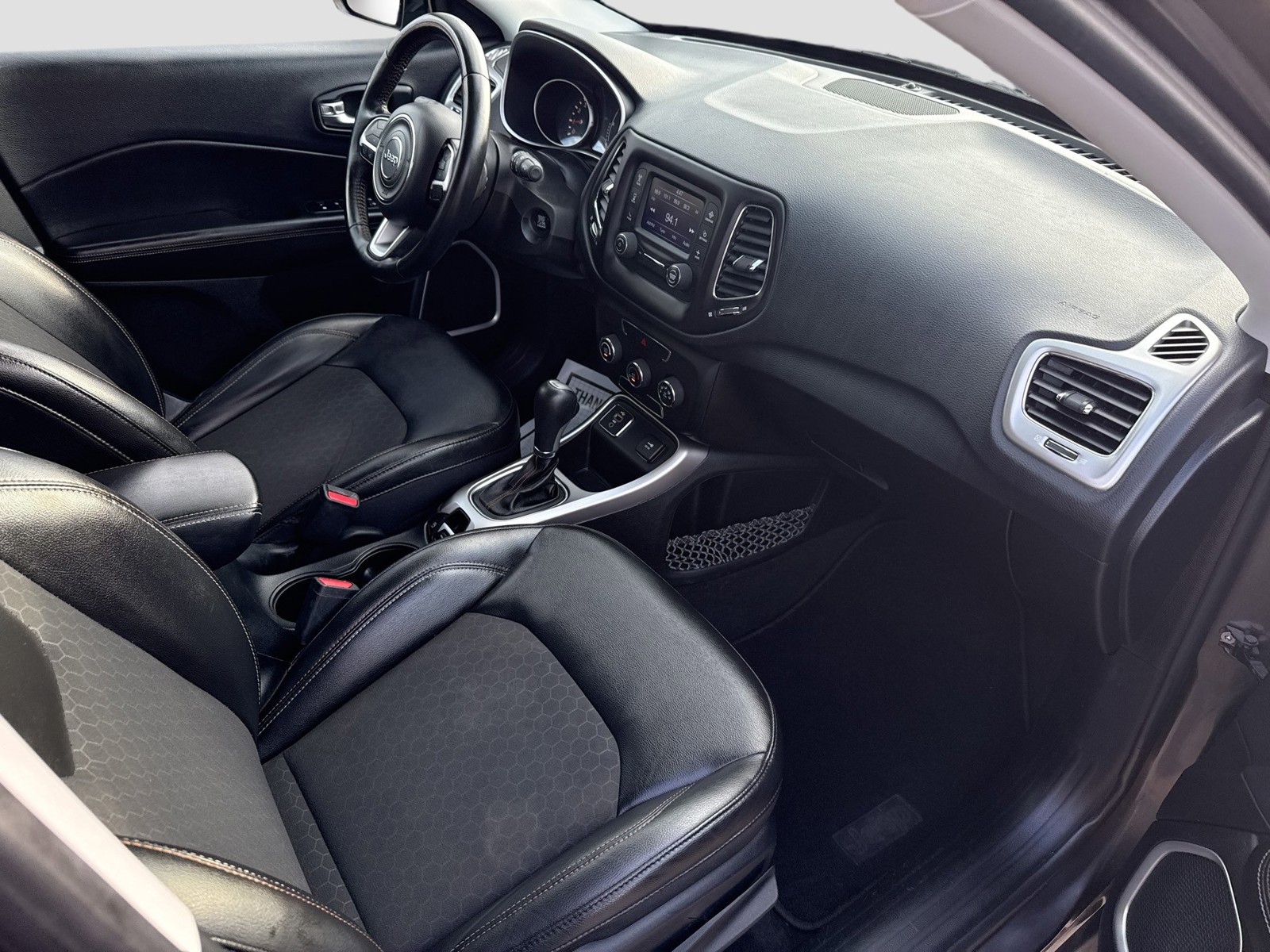 2018 Jeep Compass - Photo 13