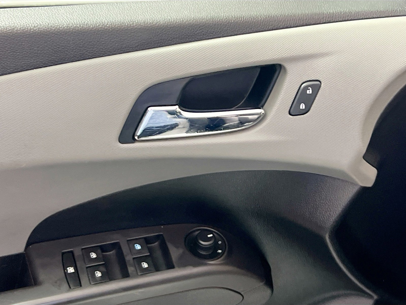 2014 Chevrolet Sonic - Photo 14