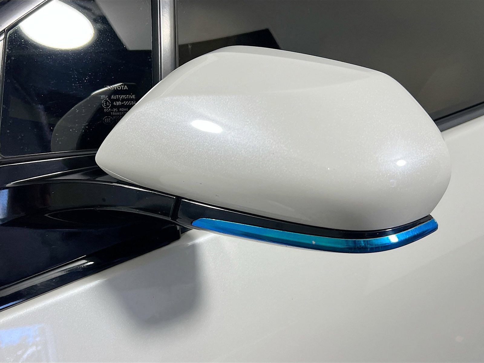 2019 Toyota Prius - Photo 10