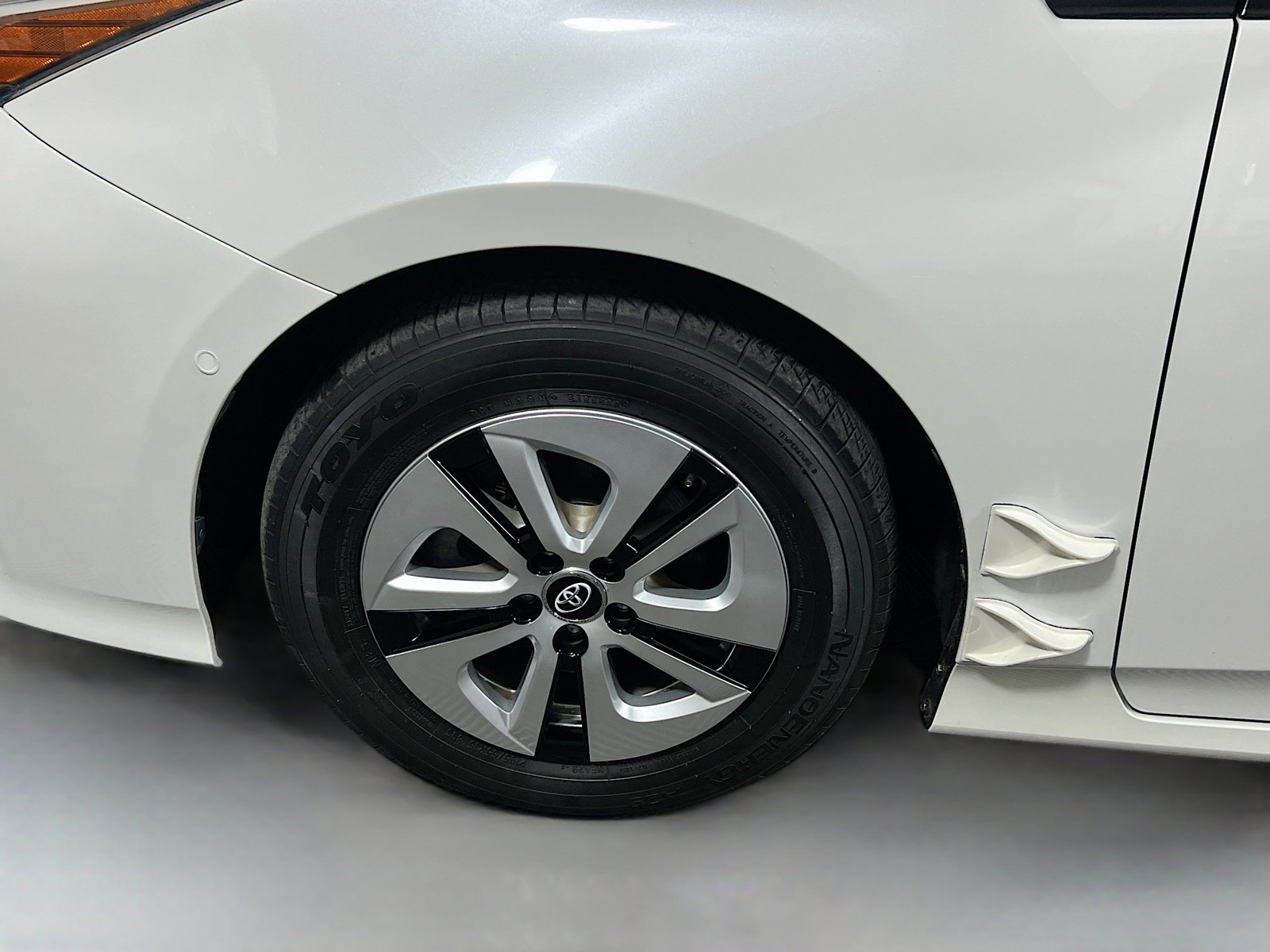 2019 Toyota Prius - Photo 11