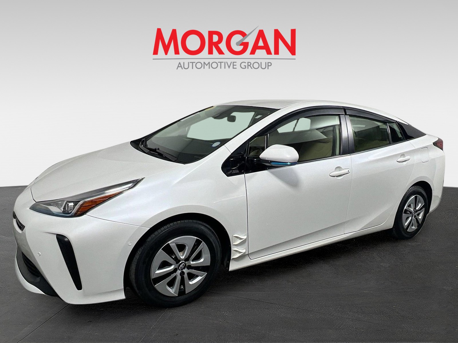 2019 Toyota Prius - Photo 2