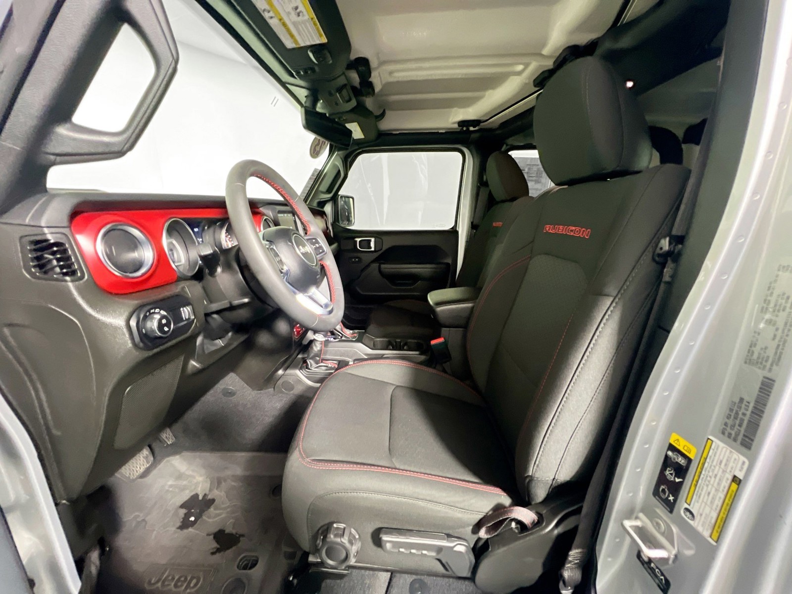 2023 Jeep Gladiator - Photo 12