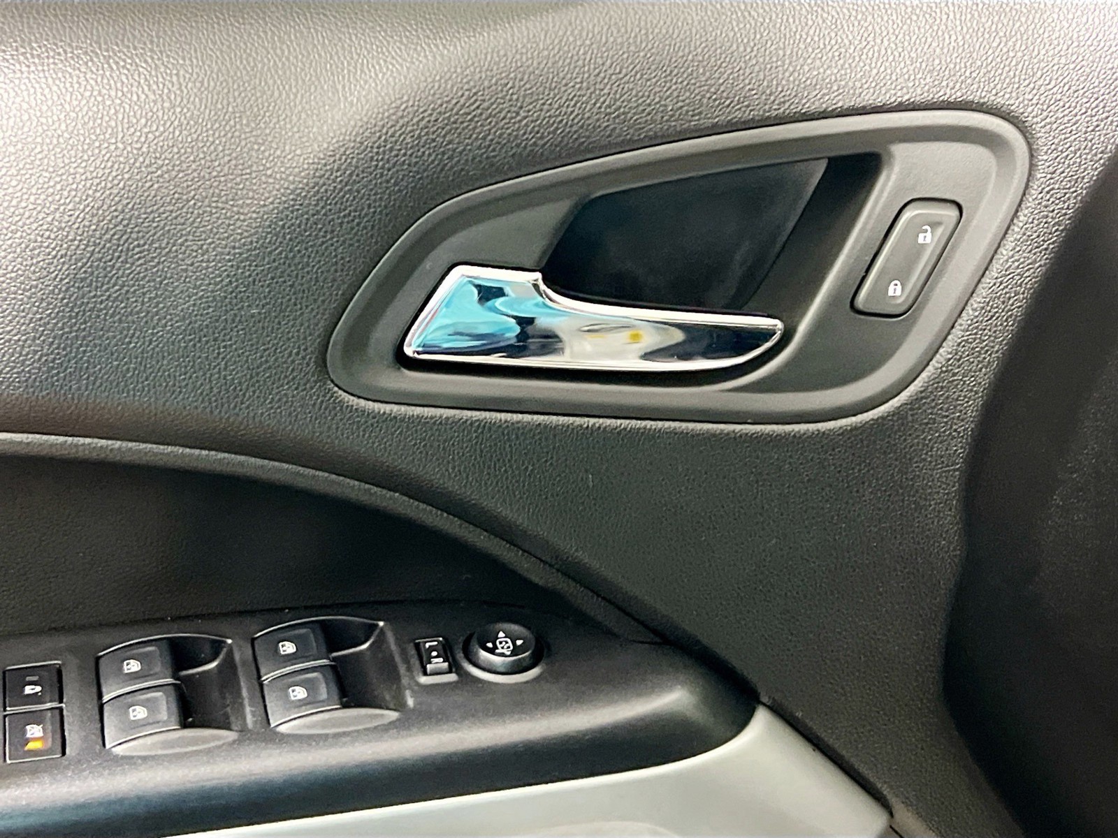 2019 Chevrolet Colorado - Photo 12