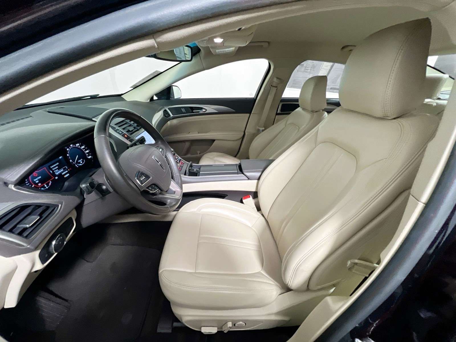 2020 Lincoln MKZ - Photo 12
